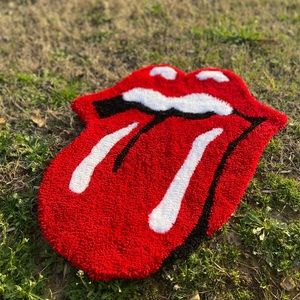 Rolling stones Tufted Rug/Hand-made With Non-slide backing for slick floors.
